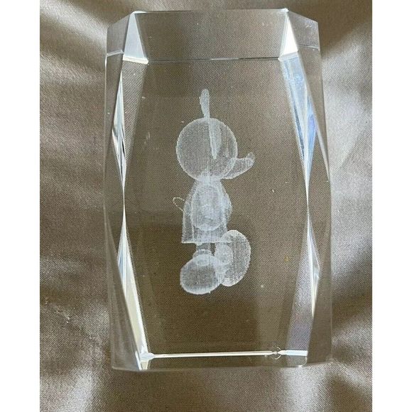 Disneyland Collection Disney Mickey Mouse 3D Laser Etched Hologram Crystal Cube - Picture 8 of 12